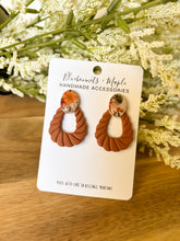 Load image into Gallery viewer, Annika Studs-Rosewood Floral
