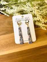 Load image into Gallery viewer, Gwen-Blue Floral
