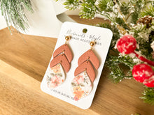 Load image into Gallery viewer, Violet-Cottage Floral
